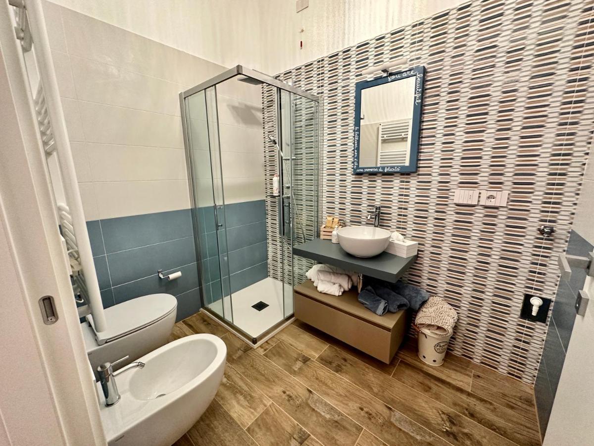 Bed Art Relaxing Suite - Appartamento Con Sauna Happiness Suite Gallery Сан-Бенедетто-дель-Тронто Екстер'єр фото