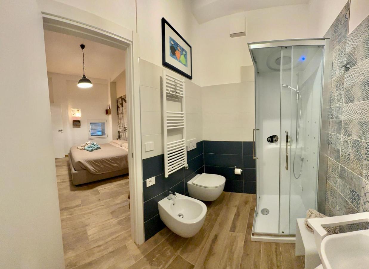 Bed Art Relaxing Suite - Appartamento Con Sauna Happiness Suite Gallery Сан-Бенедетто-дель-Тронто Екстер'єр фото