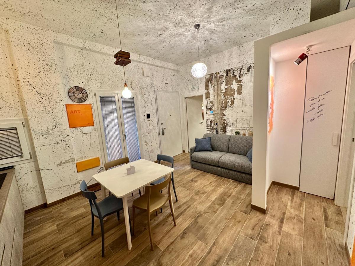 Bed Art Relaxing Suite - Appartamento Con Sauna Happiness Suite Gallery Сан-Бенедетто-дель-Тронто Екстер'єр фото