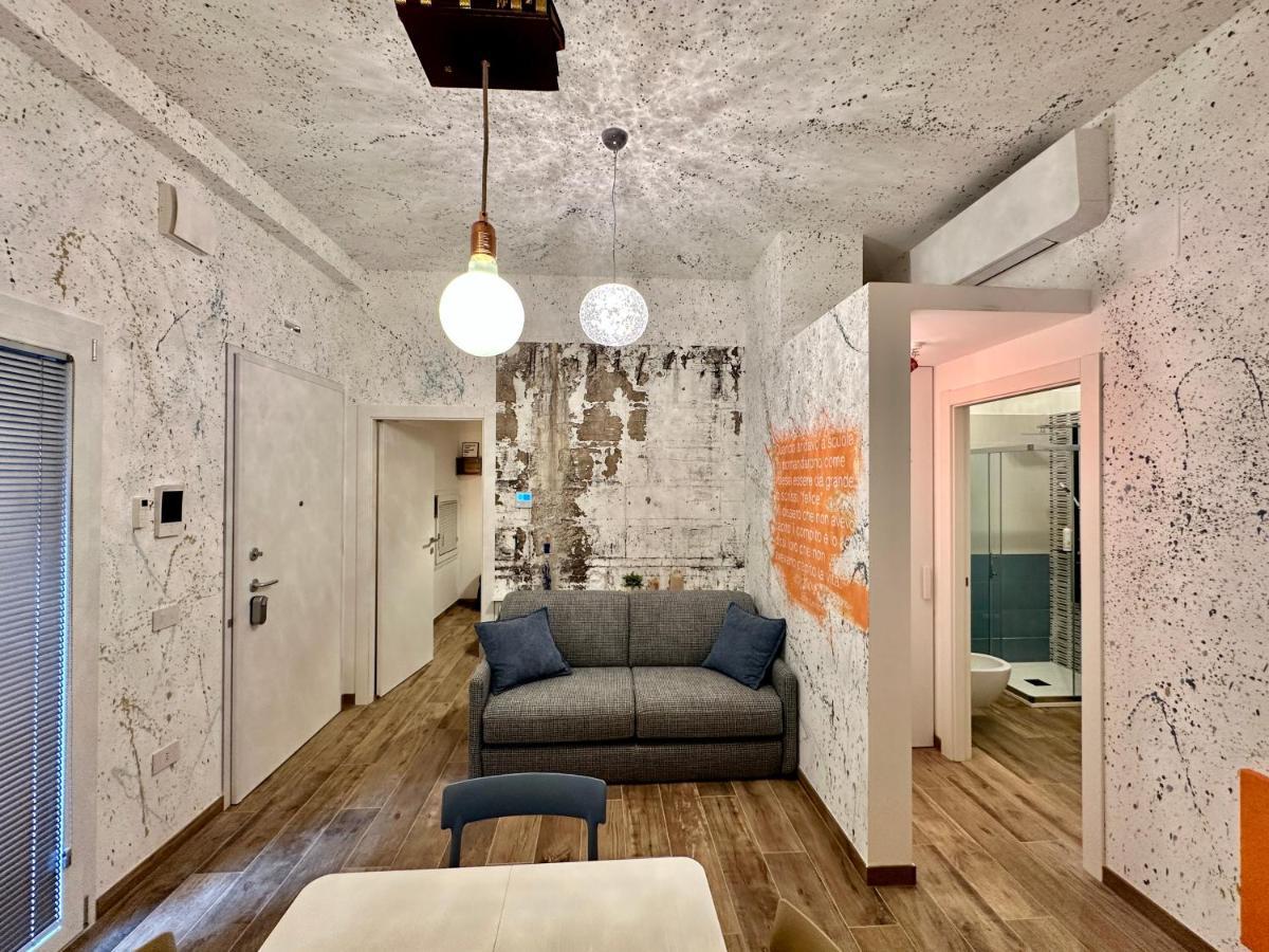 Bed Art Relaxing Suite - Appartamento Con Sauna Happiness Suite Gallery Сан-Бенедетто-дель-Тронто Екстер'єр фото