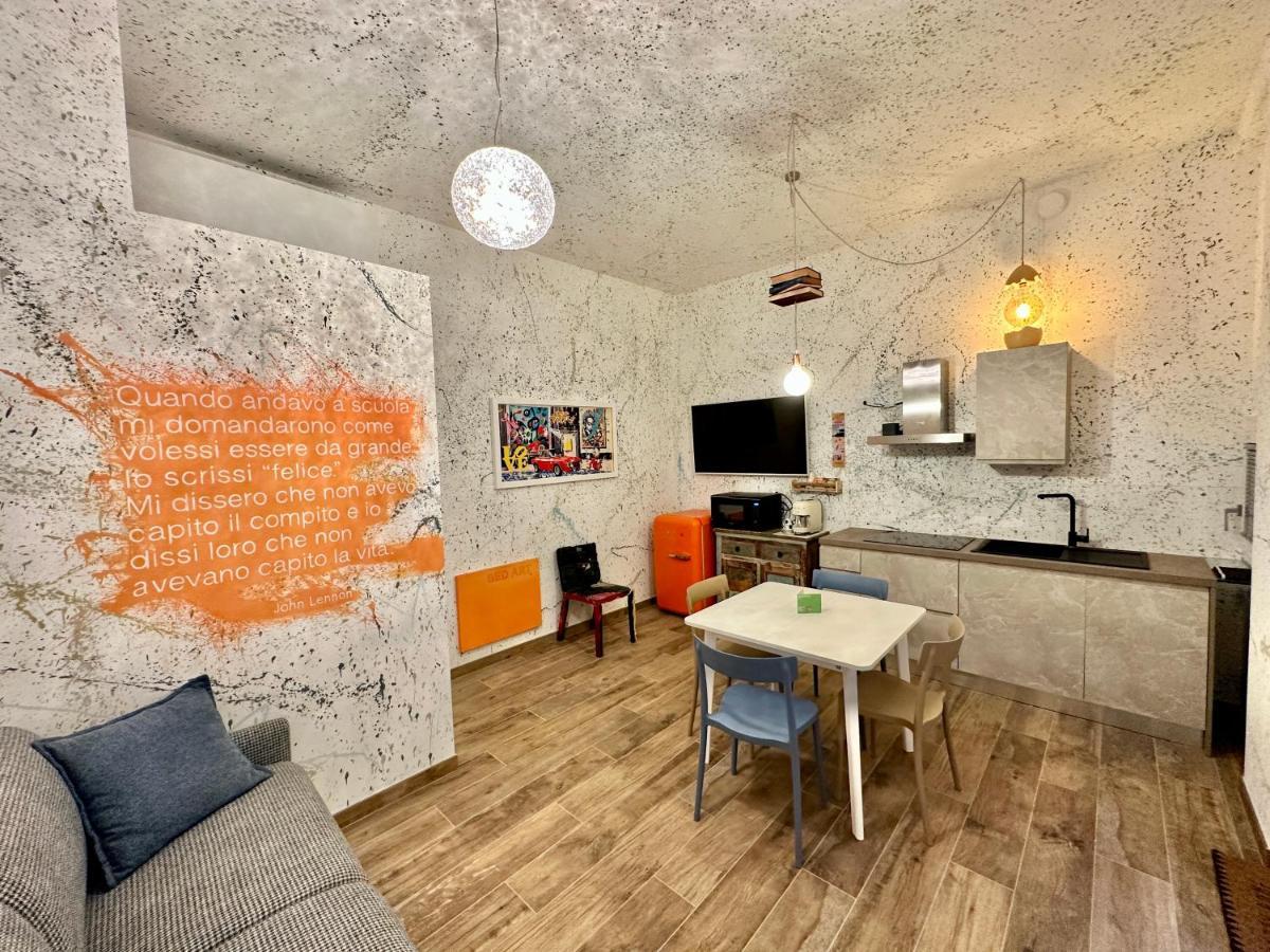 Bed Art Relaxing Suite - Appartamento Con Sauna Happiness Suite Gallery Сан-Бенедетто-дель-Тронто Екстер'єр фото